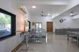 maruti resort and villas