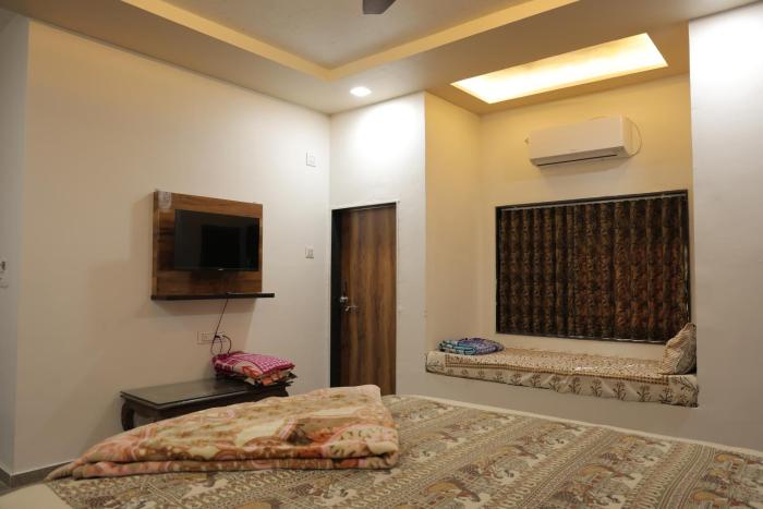 maruti resort and villas