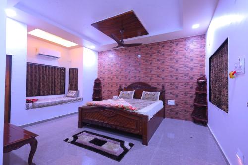 Maruti Resort & Villa's,,5 star