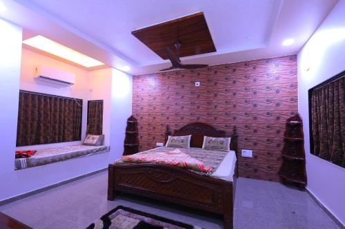 Maruti Resort & Villa's,,5 star