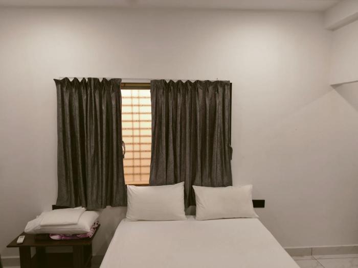 gurukrupa yatri niwas