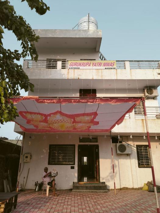 gurukrupa yatri niwas