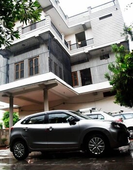 comfort cottage by grb