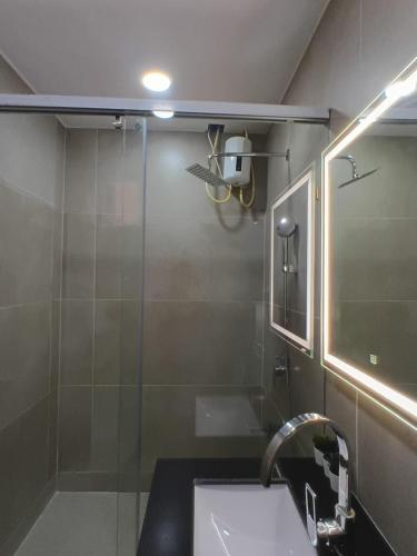 Pincode 90 Executive Suites,,3 star