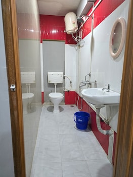 hotel pohor regency near kamakhya foot bridge
