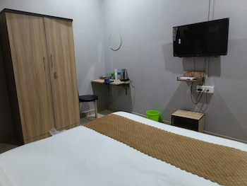 hotel pohor regency near kamakhya foot bridge