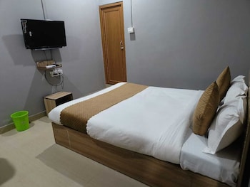 hotel pohor regency near kamakhya foot bridge