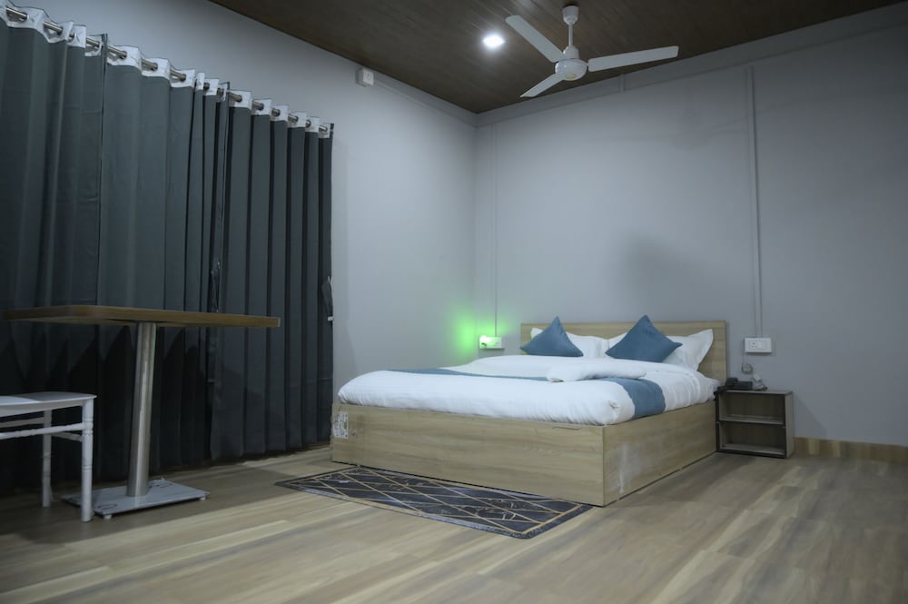 hotel pohor regency near kamakhya foot bridge