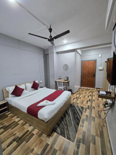 hotel pohor regency near kamakhya foot bridge