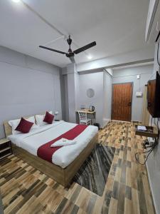 hotel pohor regency near kamakhya foot bridge