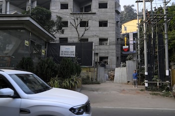 hotel pohor regency near kamakhya foot bridge