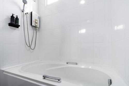 terminal2 hotel phukettown