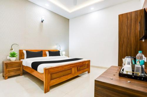 The Grand Blue Hotel,,3 star