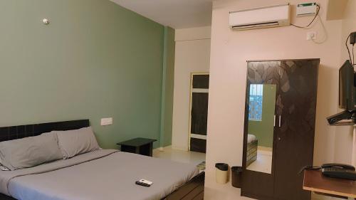 Metro Suites,,3 star
