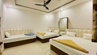 hotel gayatri palace