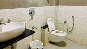 hotel gayatri palace