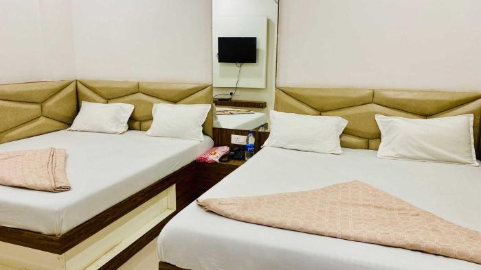 hotel gayatri palace