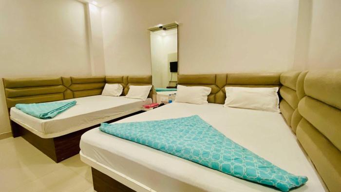 hotel gayatri palace