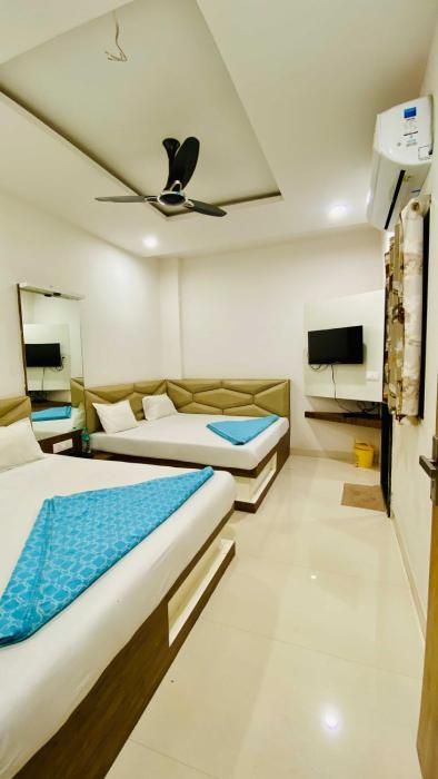 hotel gayatri palace