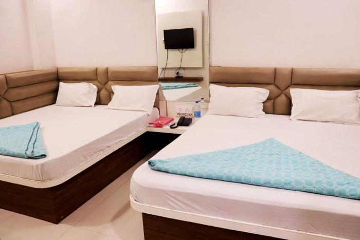 hotel gayatri palace