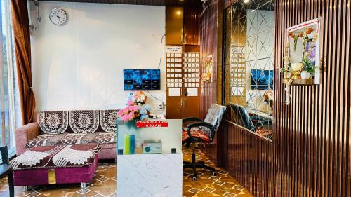 Hotel Gayatri Palace,,2 star