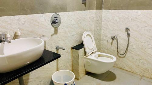 Hotel Gayatri Palace,,2 star