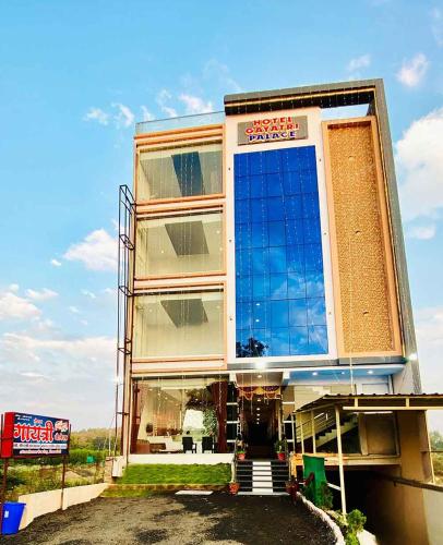 Hotel Gayatri Palace,,2 star