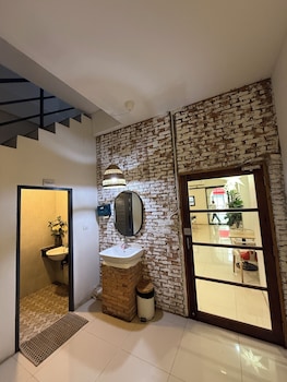 Five Loaves Beds Patong,,3 star