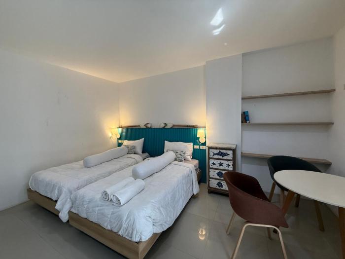 five loaves beds patong
