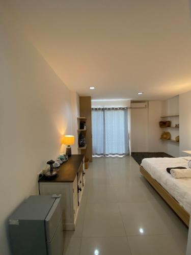 five loaves beds patong
