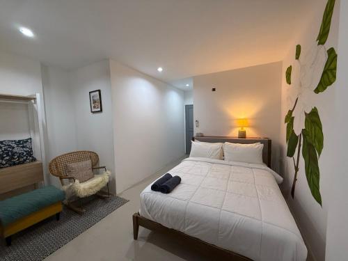 five loaves beds patong