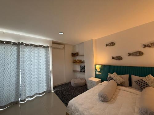 five loaves beds patong
