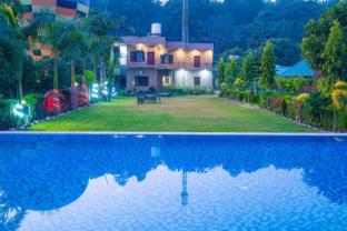 corbett evergreen resort