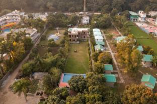 corbett evergreen resort