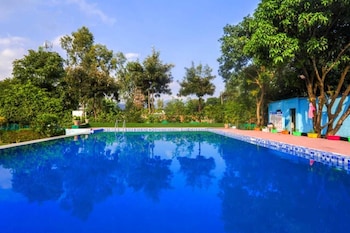 corbett evergreen resort
