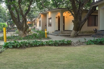 corbett evergreen resort