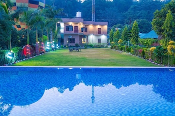 corbett evergreen resort