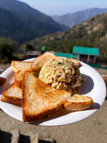 The Nirvana Stays,,4 star