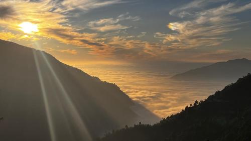 The Nirvana Stays,,4 star