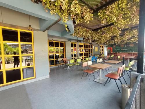 Sky Executive Rooms,,3 star