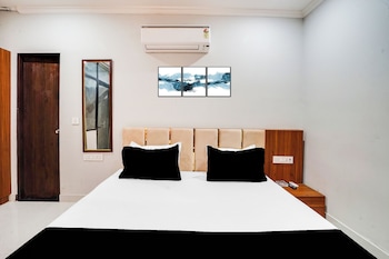 hotel grand aana inn