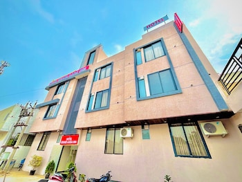 hotel grand aana inn