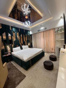 arth studios omaxe hazratganj gomti nagar ext