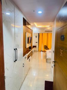 arth studios omaxe hazratganj gomti nagar ext