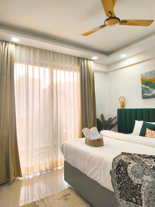 arth studios omaxe hazratganj gomti nagar ext