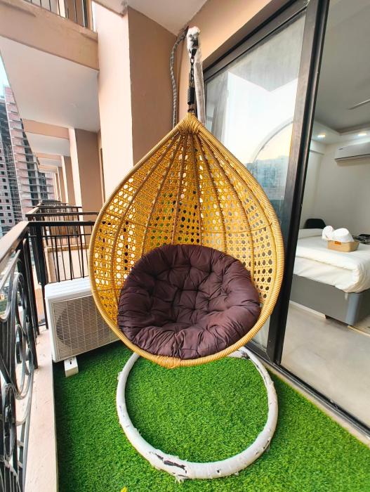 arth studios omaxe hazratganj gomti nagar ext