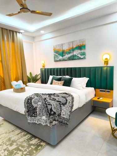 arth studios omaxe hazratganj gomti nagar ext