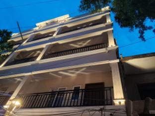 seaa breeze white town