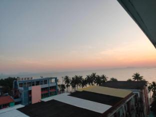 the beach bangsaen