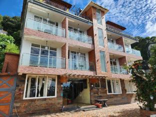 kacholam serviced villa